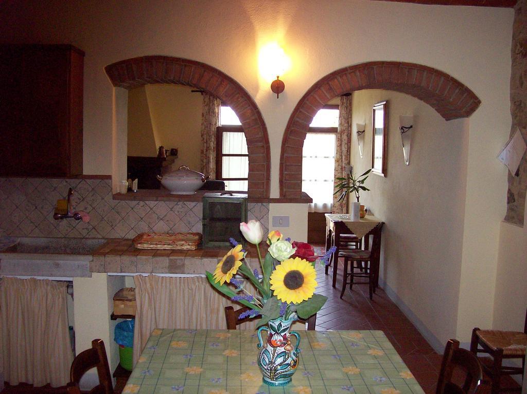Ferienwohnung Casa Amedeo Chianni Zimmer foto